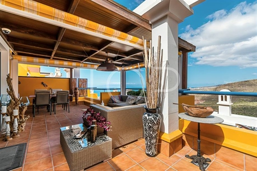 Appartement met 2 slaapkamers, groot terras en panoramisch uitzicht op zee in Torviscas Alto