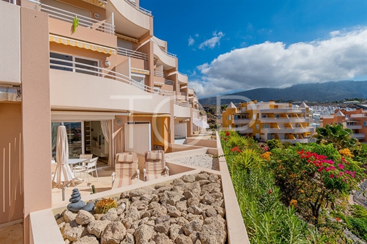 Beautiful refurbished apartment with sea views in Oasis La Caleta