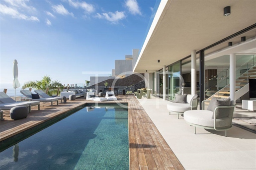 Moderne luxe villa met prachtig uitzicht op zee en de bergen in Costa Adeje