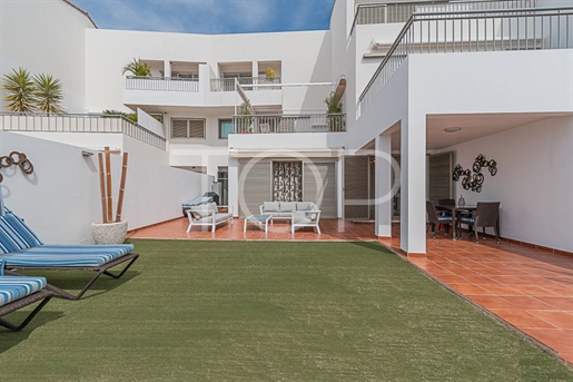 Modern 2-bedroom apartment with very large terrace within the exclusive Magnolia Golf Resort, La Cal