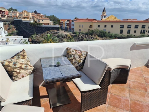 Stunning top floor duplex apartment with ocean view for sale in Playa Paraiso