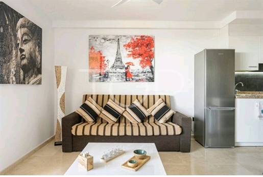 Priestranný jednoizbový apartmán s výhľadom na more na predaj v Palm-Mar