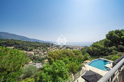 Beautiful villa of approximately 375m² with a magnificent sea view in Roquebrune-Cap-Martin