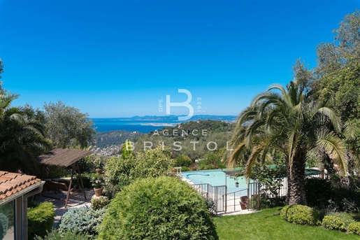 Villa in Villefranche-sur-Mer - swimming-pool - sea view - Buying & Selling with Agence Bristol