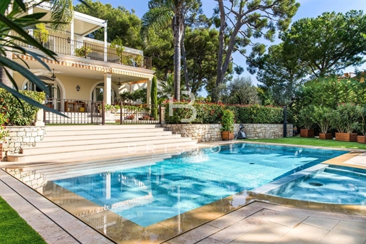 Villa in Saint-jean-Cap-Ferrat - Luxury Villa - Agence Bristol - Selling & Buying