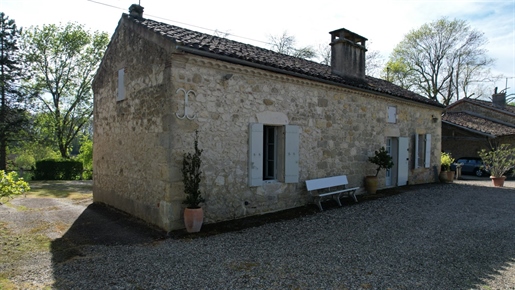 Sale property 10 rooms, outbuildings and land - 10 min from
