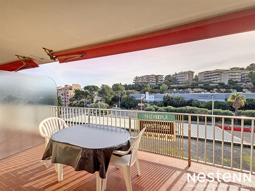 Large T1 in a secure residence in the city center of Cavalaire-sur-Mer