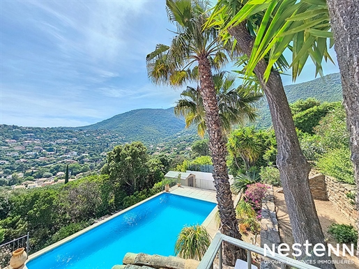 Magnificent 4 bedroom villa with Provençal charm with superb garden, swimming pool and sea view