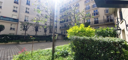 Paris 18th - Village Ramey - In a very beautiful guarded condominium from 2004 - On the 1st floor