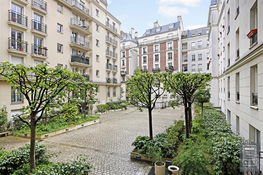 Parijs 18e - Village Ramey - In een prachtig conciërge condominium uit 2004 - Op de 1e verdieping e