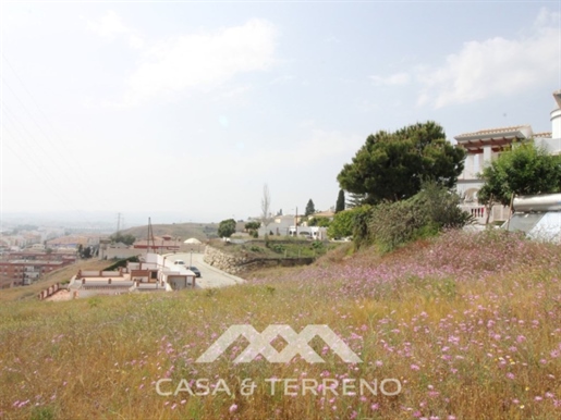 Plot with stunning views over the port