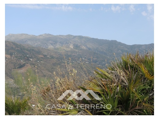 Plot with panoramic views at La Herradura