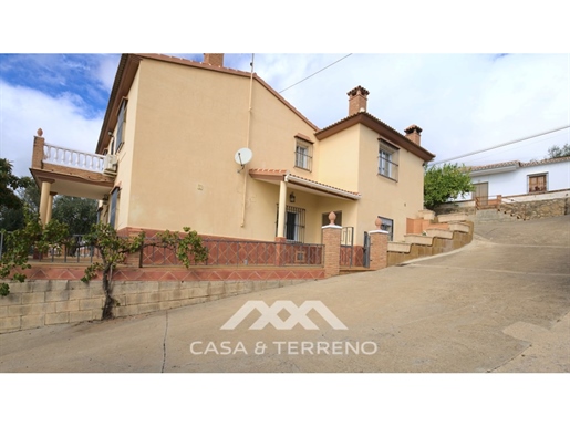 A vendre : Villa individuelle à grand potentiel, Periana, Malaga, Andalousie