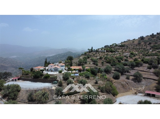 Te koop: Uitzonderlijke villa met paardenstallen, Sayalonga, Andalusië