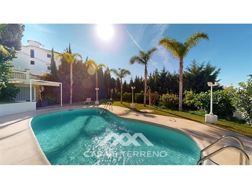 Se vende: Villa con tres unidades residenciales, Caleta de Vélez, Málaga, Andalucía