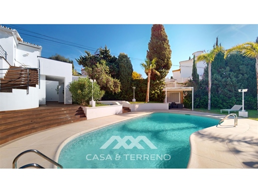 A vendre : Villa avec trois unités d'habitation, Caleta de Vélez, Málaga, Andalousie