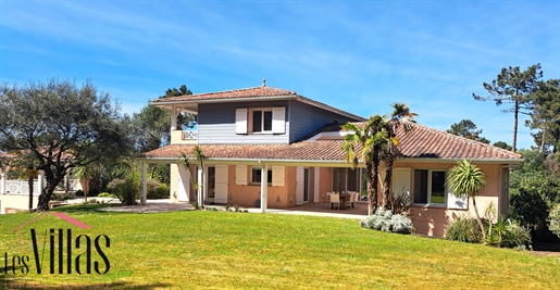 Exceptional Family Villa between Lake and Ocean, in the heart of the Golf de la Méjanne