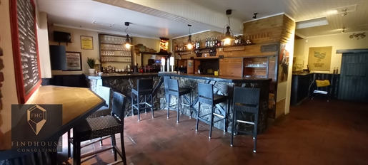 Restaurant 360 m2 - 110 seats - Commercial premises & goodwill + accommodation - parking 4533 m2 and