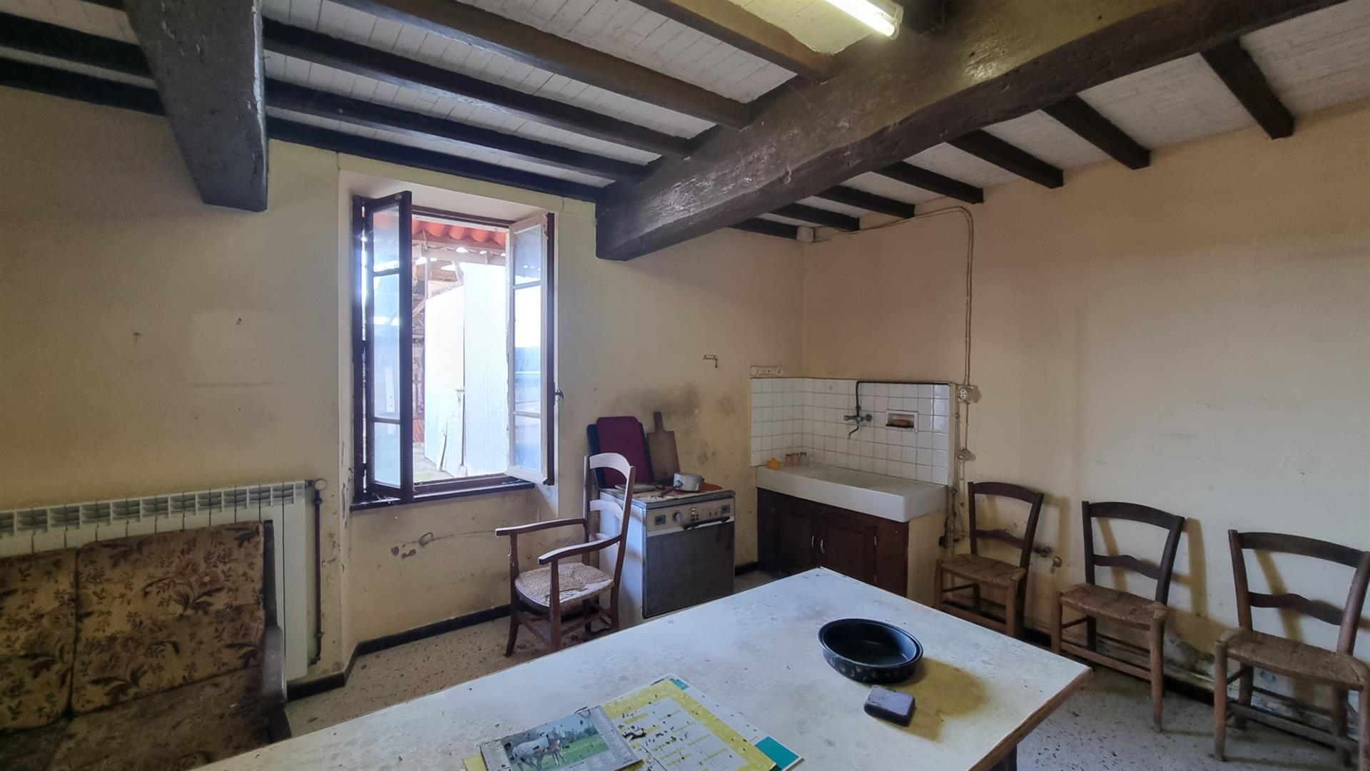 T3 Farm of 162 m2 with outbuildings and land