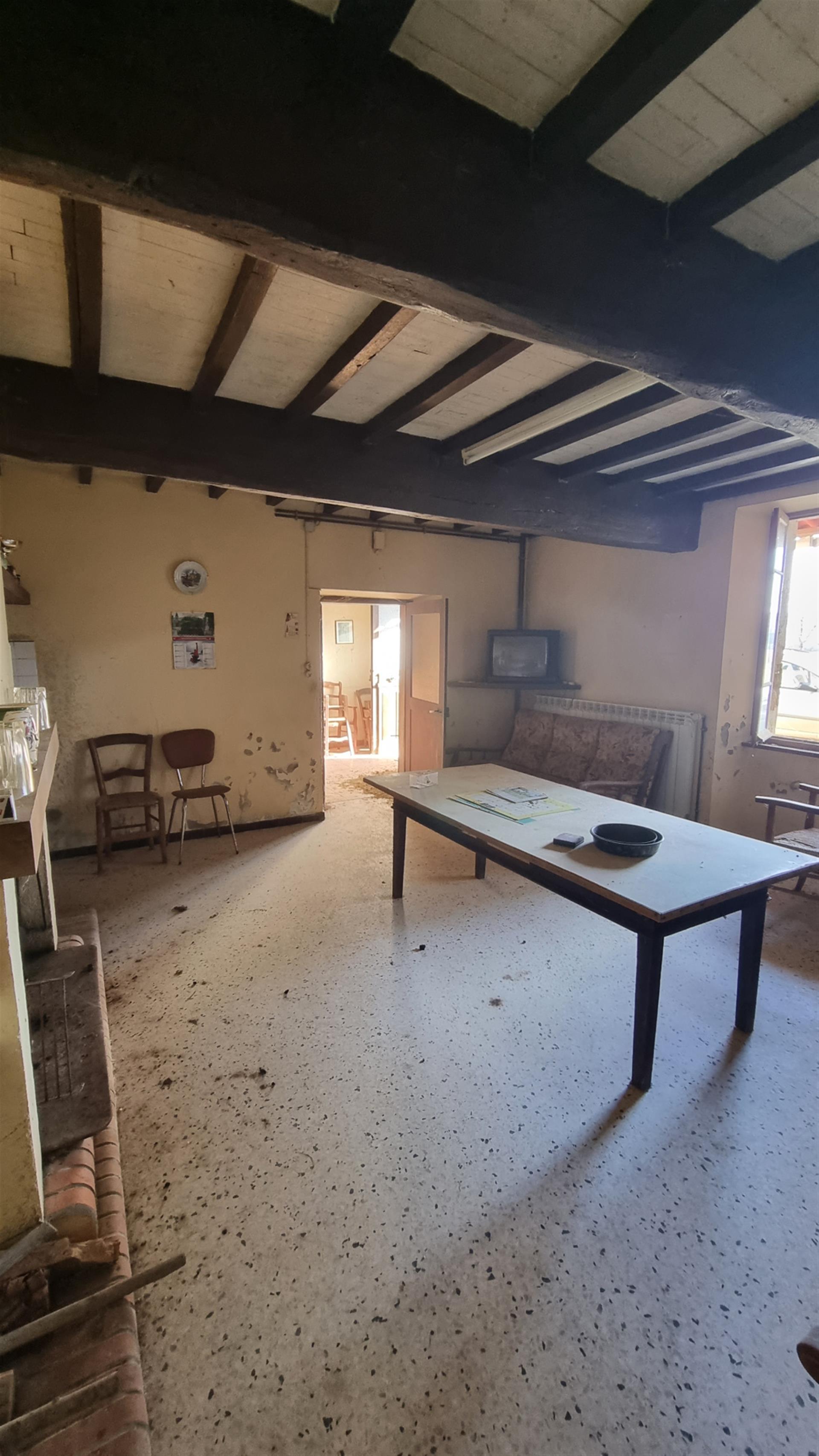 T3 Farm of 162 m2 with outbuildings and land