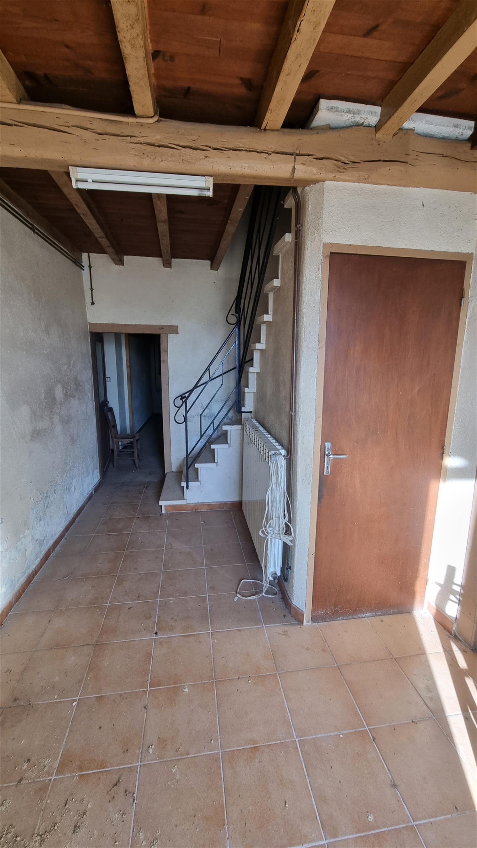 T3 Farm of 162 m2 with outbuildings and land