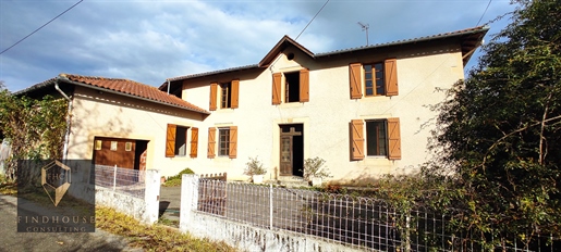 In Thermes-Magnoac, pretty farmhouse of 149m2 (T4) on a plot of 5988m2 of which several plots are co