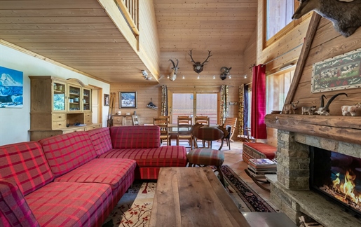 Charming 4 bedroom chalet, southwest facing with breathtaking view, close to centre of Meribel (A)