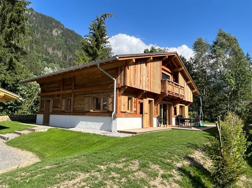 Newly built 4 bedroom chalet, south facing, superb views of Aravis massif located in St Gervais (A)