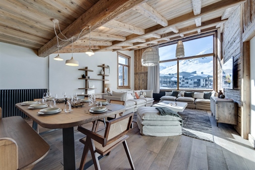 Luxurious 6 bedroom apartment in chalet style in the heart of Tignes 2100 Lavachet area (A)