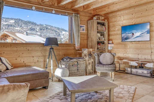 Charming 4 bedroom chalet, south west facing, superb views located in Saint Gervais (A)