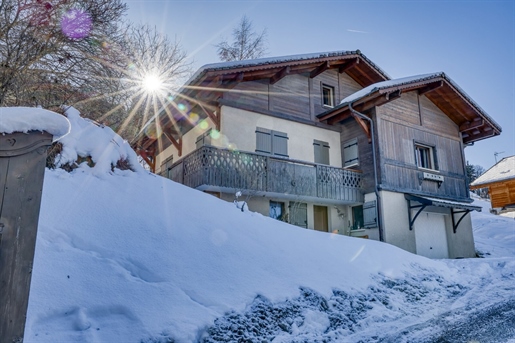 Lovely 3 bedroom chalet, large volumes, located in a quiet area in Saint Gervais (A)