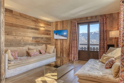 3 bedroom ski in and out fully renovated apartment for sale on the piste in Les Bettaix 1400m (A)