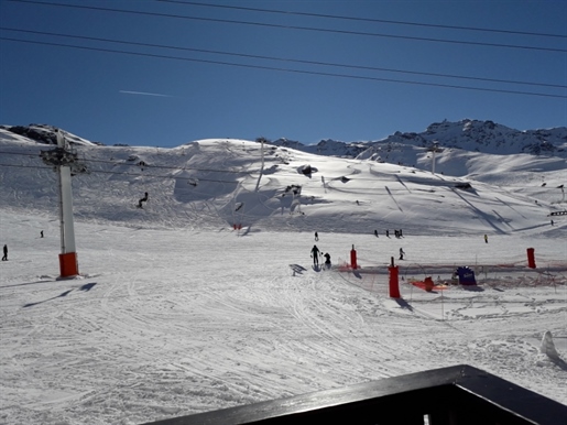 1 bedroom south facing apartment with splendid views of surrounding peaks located in Val Thorens (A)