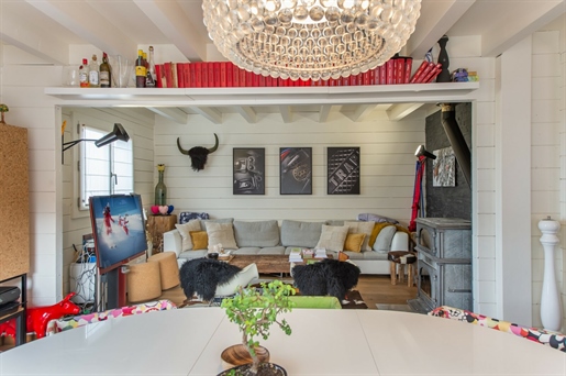 Charming 4 bedroom chalet, southwest facing with breathtaking view near Courchevel centre (A)