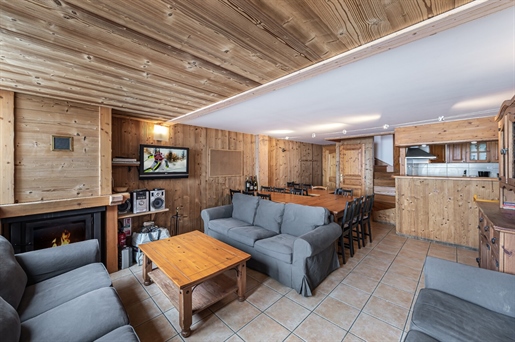 Ski in and out 5 bedroom apartment, west exposure, located in a prime area in Les Menuires (A)