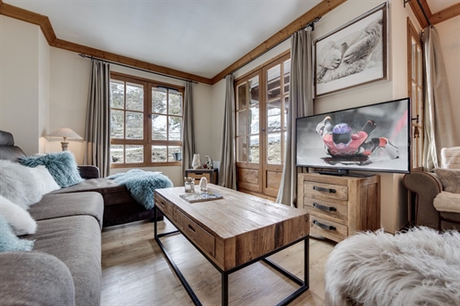 Ski in and out 2 bedroom south facing apartment for sale in Les Arcs at foot of the slopes (A)