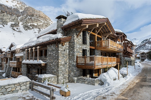 Outstanding 6 bedroom chalet, south facing just 100 m from slopes in prime area of Val d'Isere (A)