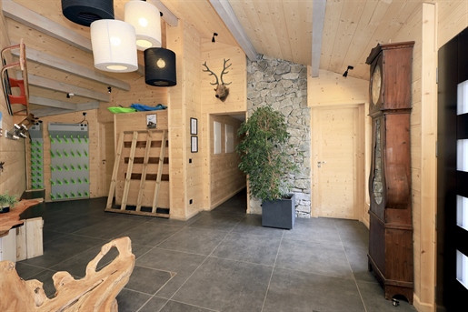 6 bedroom beautiful chalet just 50m to the slopes that sleeps 14 (A) (Ap)