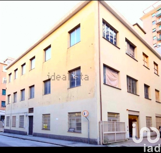 Vendita Immobile ad uso commerciale 980 m² - 12 camere - Genova