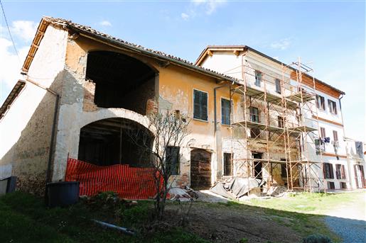Renovierungsprojekt im historischen Zentrum des Dorfes