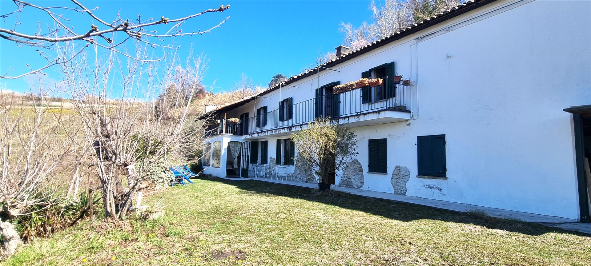 Charmante Cascina omringd door het groen van Santo Stefano Belbo