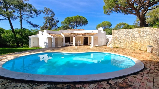 Villa met 4 slaapkamers, onafhankelijk, met zwembad in de wijk Balaia