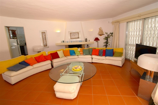 4 bedroom villa, independent, with swimming pool in the Balaia area