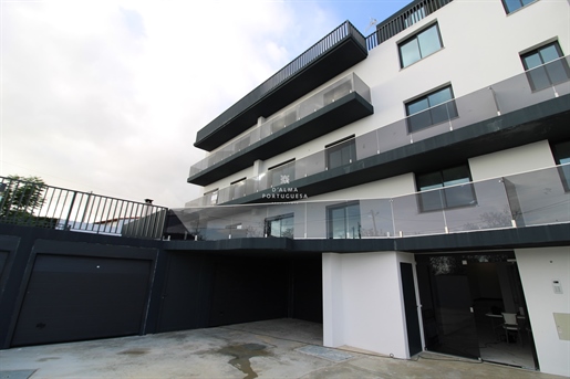 Apartamento de 5 dormitorios con terraza y garaje privado en São Brás de Alportel