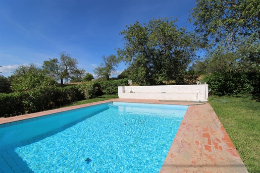 Verkoop van erfgoed met villa om te verbouwen - uitzicht op zee - zwembad- Goede toegang- Loulé