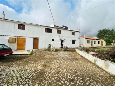 Land for construction in the center of Ferreiras.
