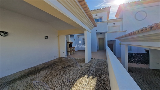 House T2+1 | Swimming Pool | Parking | Quiet area