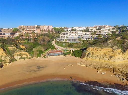 Apartamento T1 | vista mar |Garagem| Renovado na Praia dos Aveiros|Albufeira.