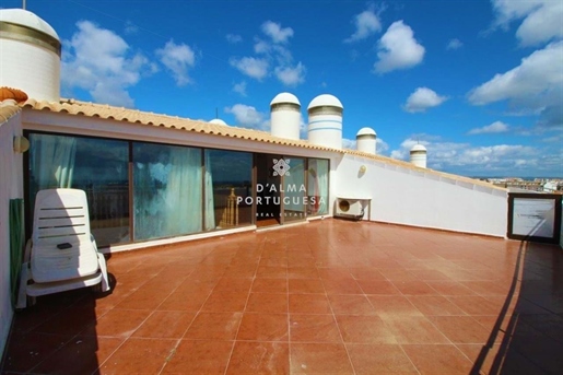 T2 + 1 Duplex in the heart of Albufeira pools