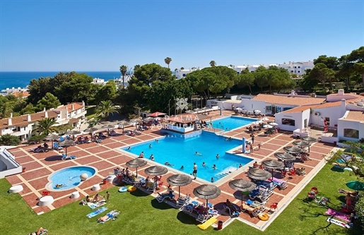 1 Bedroom Apartment | refurbished | terrace | Swimming Pool | Walking distance to the beach
